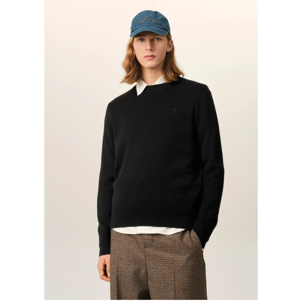 Pull col rond AMI Paris en maille laine mérinos noir broderie cœur noir