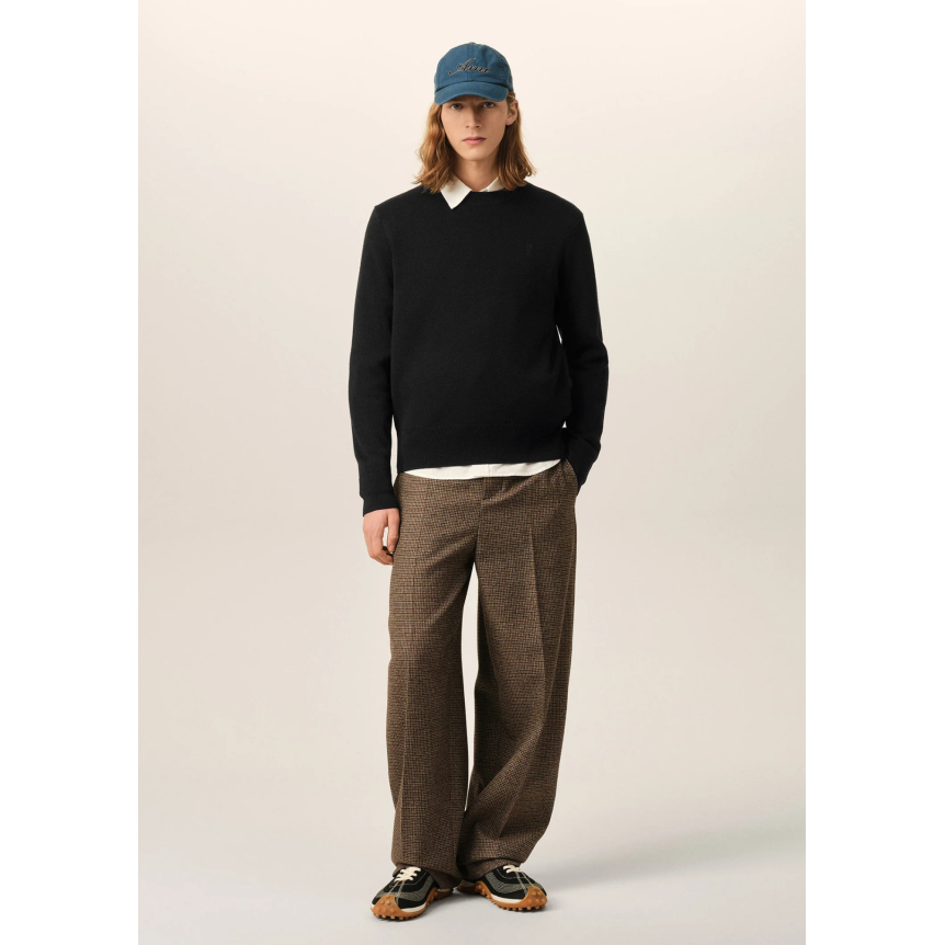 Pull col rond AMI Paris en maille laine mérinos noir broderie cœur noir