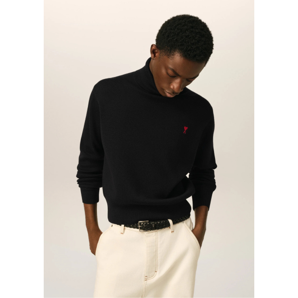 Pull col roulé AMI Paris en maille lainé mérinos noir broderie cœur rouge