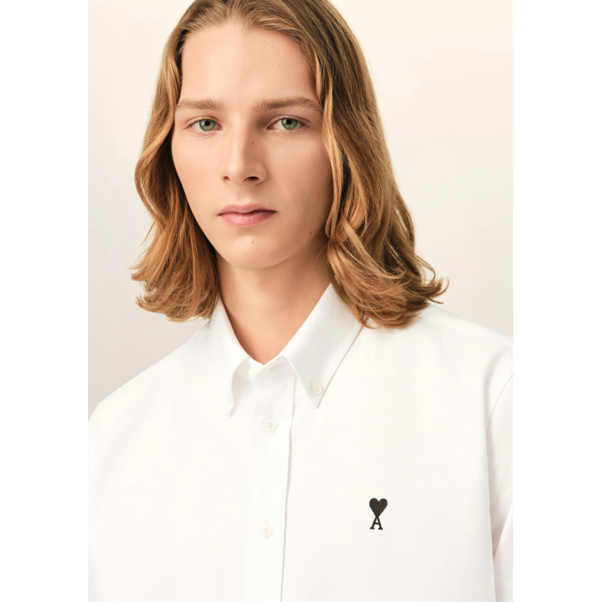 Chemise à col boutonné Oxford AMI Paris en coton blanc broderie cœur noir