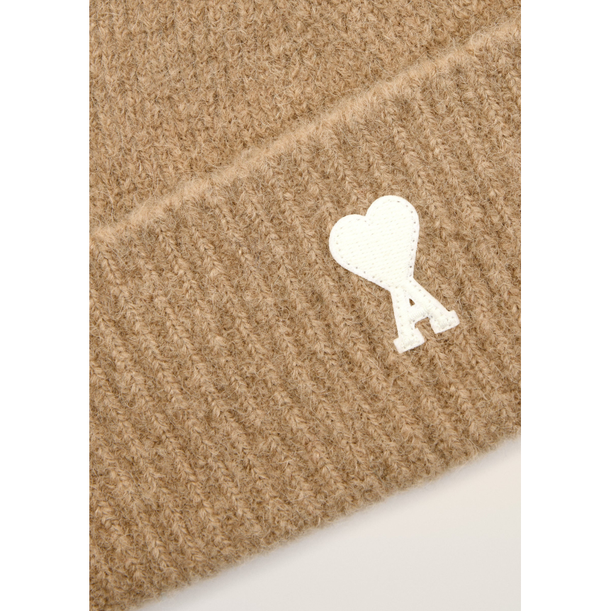 Bonnet AMI Paris maille laine alpaga beige cœur blanc