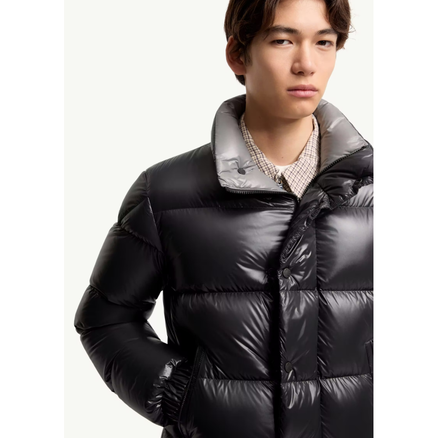 Doudoune courte MONCLER Brendola nylon laquée noir logo gomme blanc