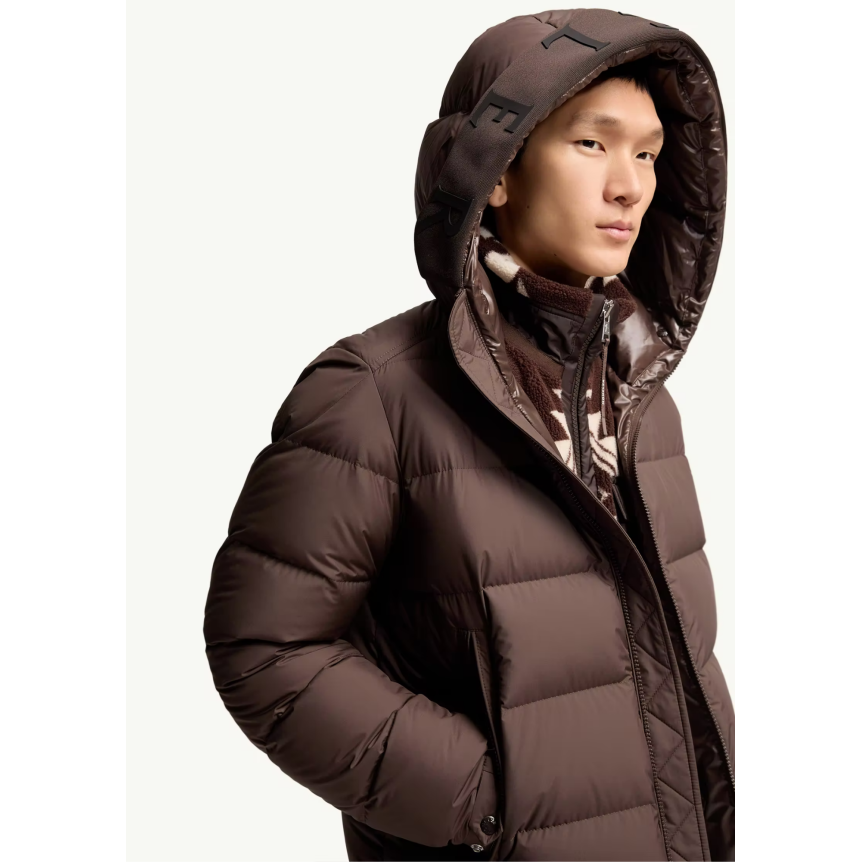 Doudoune mi-longue à capuche MONCLER Orvelle nylon marron chocolat mat capuche logo écriture
