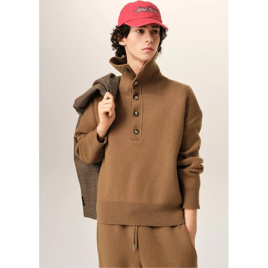Pull AMI Paris col montant boutonné en laine camel