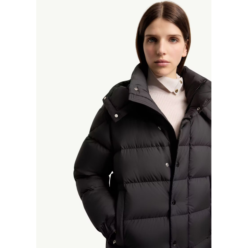 Doudoune courte à capuche amovible MONCLER Maya 70 nylon noir mat