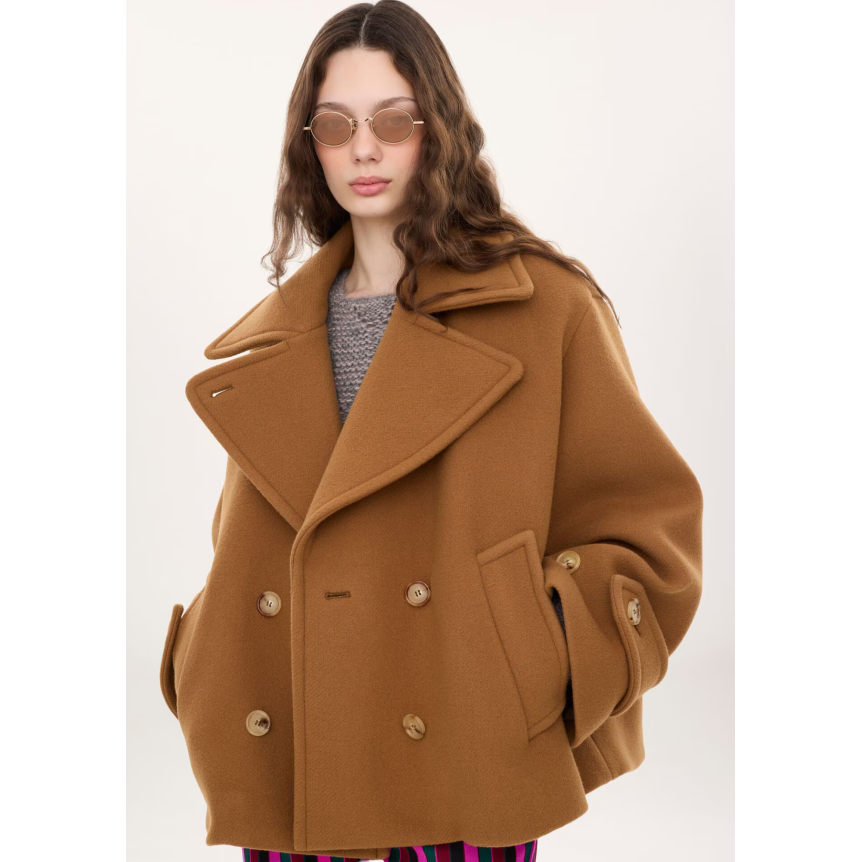 Manteau court oversize croisé CHLOE en laine douce camel mentonnière bouton corne