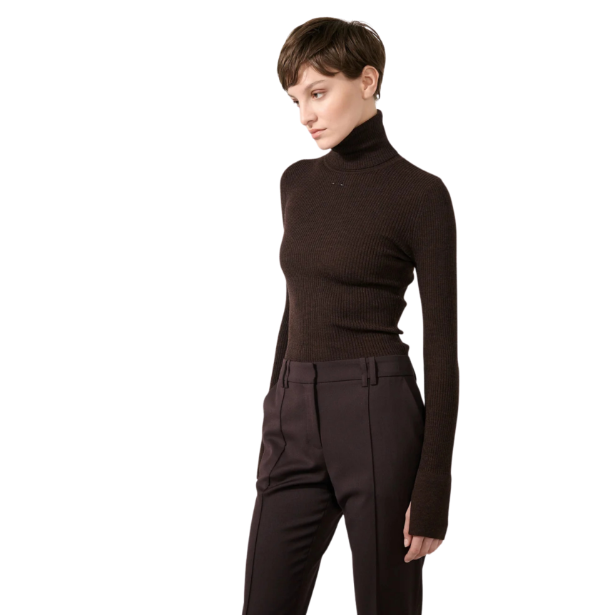 Pull col roulé BARBARA BUI en laine mérinos côtelé marron chocolat