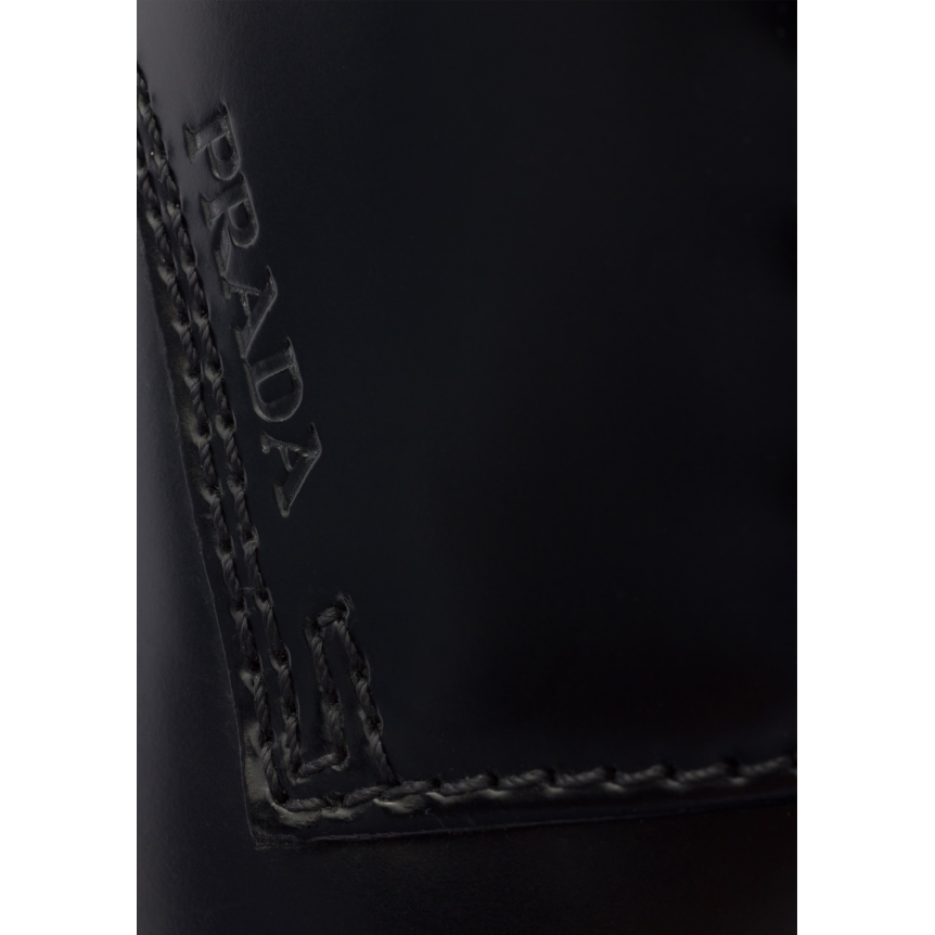 Derbies à lacets PRADA en cuir de veau  brossé noir