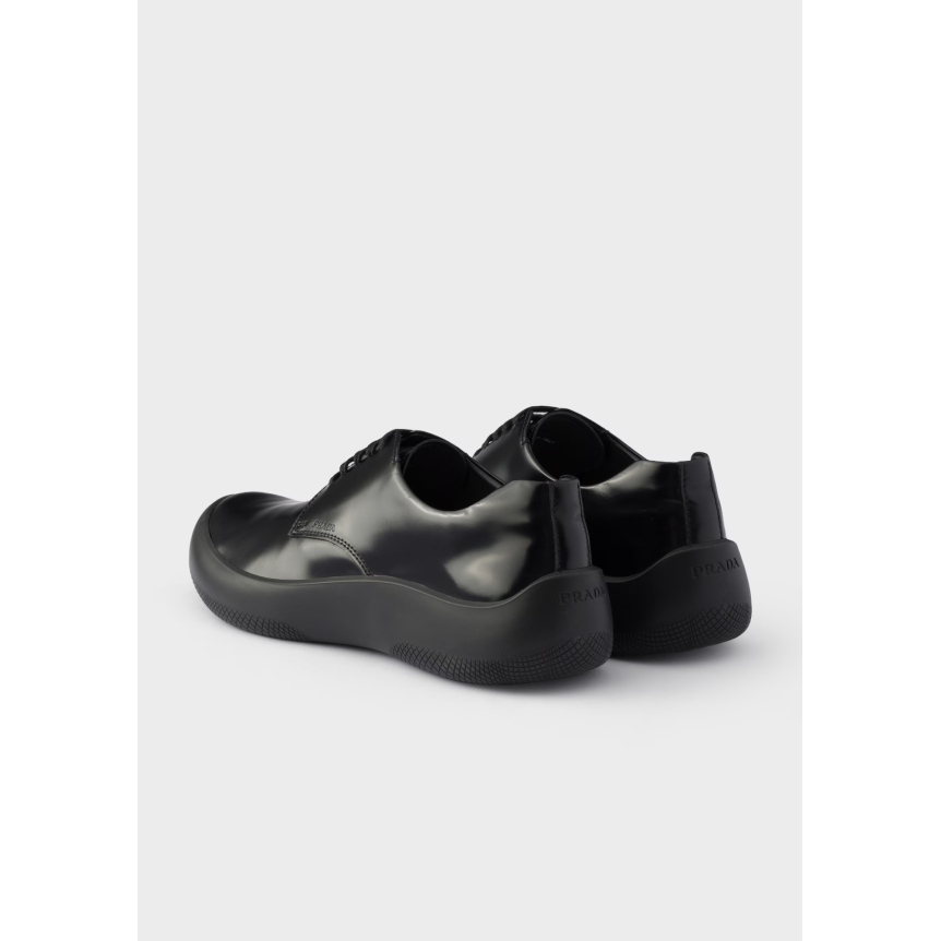 Derbies à lacets PRADA en cuir de veau  brossé noir