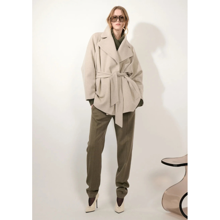 Manteau court BARABRA BUI gros col croisé ceinture laine cachemire gris beige