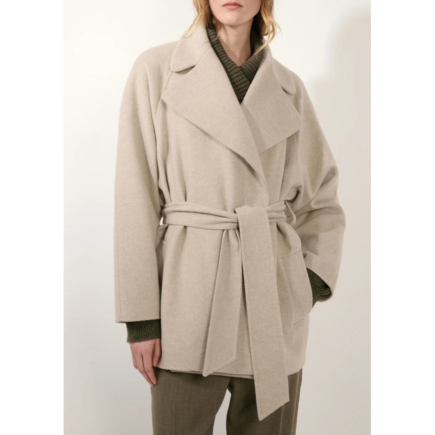 Manteau court BARABRA BUI gros col croisé ceinture laine cachemire gris beige
