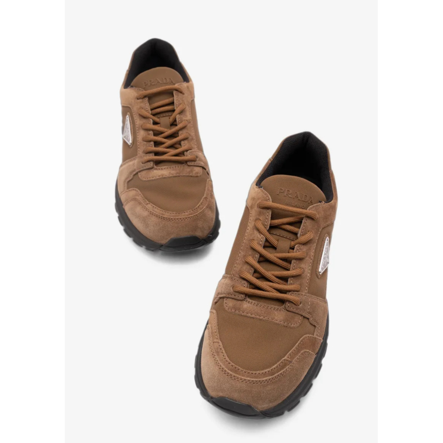 Basket Sneaker PRADA Prax en daim et Re Nylon marron clair semelle noire