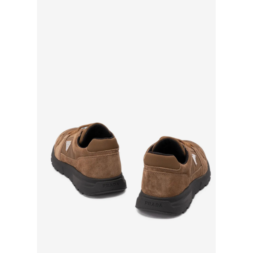 Basket Sneaker PRADA Prax en daim et Re Nylon marron clair semelle noire