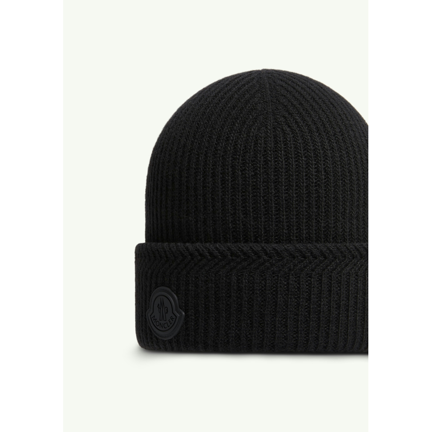 MONCLER Bonnet en laine et cachemire noir à logo noir mat
