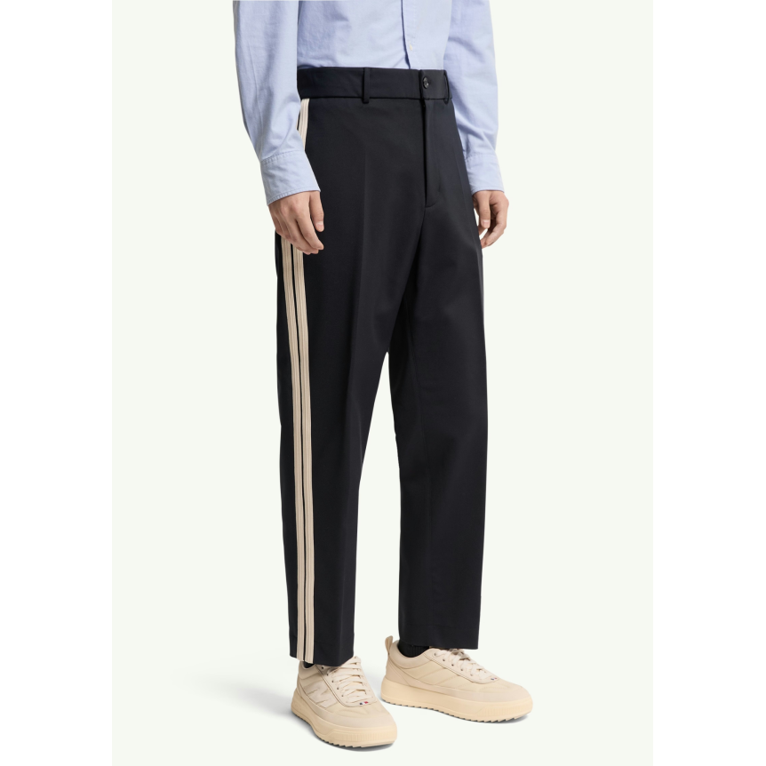 Pantalon sport MONCLER en coton mélangé bleu marine bande blanche