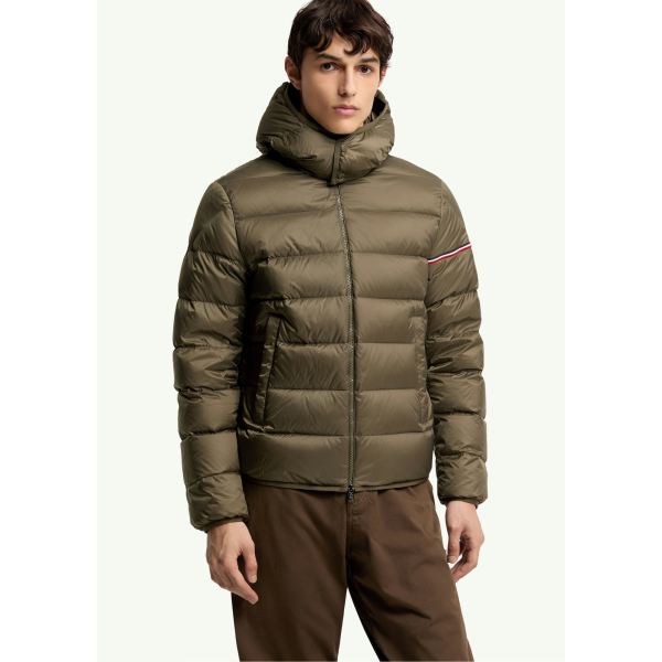 Doudoune courte à capuche MONCLER Ravenlock nylon kaki bande tricolore manche