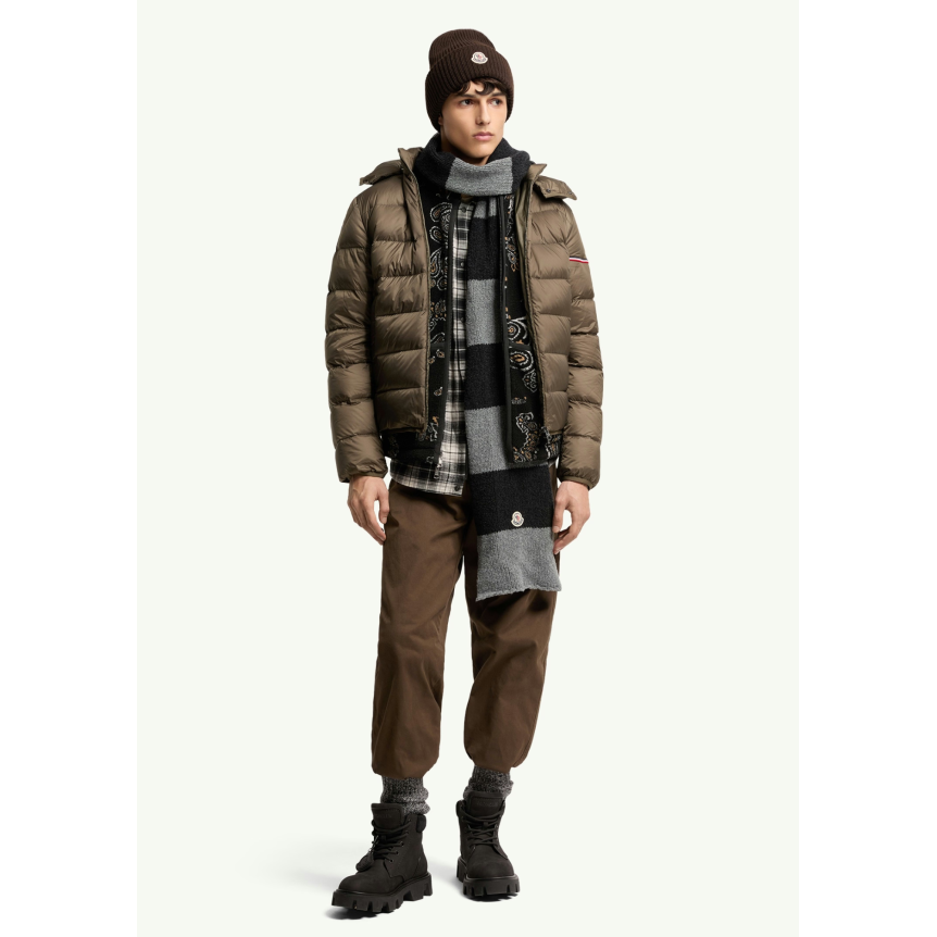 Doudoune courte à capuche MONCLER Ravenlock nylon kaki bande tricolore manche