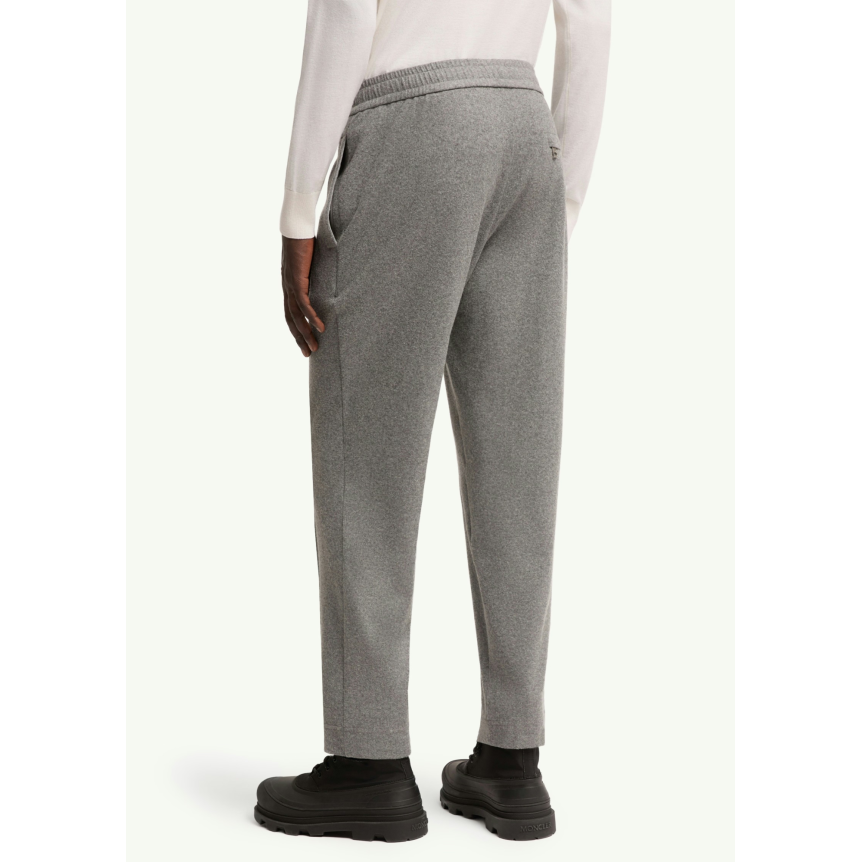 Pantalon ample en flanelle laine mélangée gris à logo en cuir