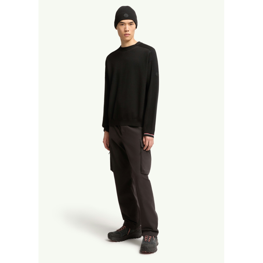 Pull col rond MONCLER laine vierge extra fine noir logo noir mat