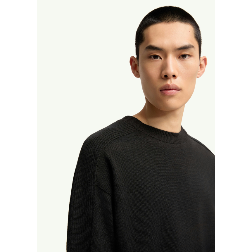 Pull col rond MONCLER laine vierge extra fine noir logo noir mat