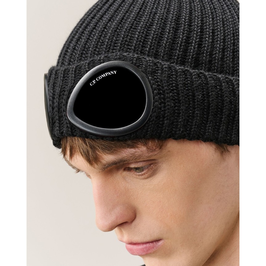 Bonnet CP COMPANY laine mérinos extra fine noir Lentille