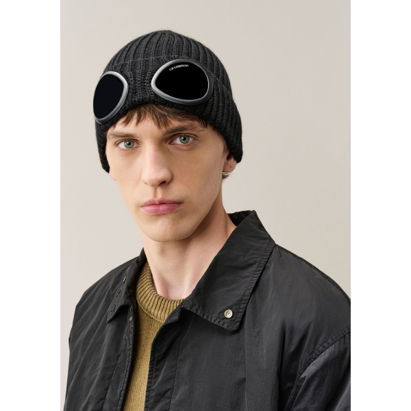 Bonnet CP COMPANY laine mérinos extra fine noir Lunettes